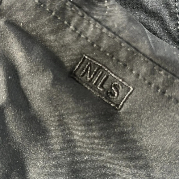 Nils ladies ski pant size 8 regular. Built in gators. One tiny tear shown - Picture 13 of 16